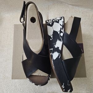 Clarks Women's Black & White Stasha Hale Wedge. 9W